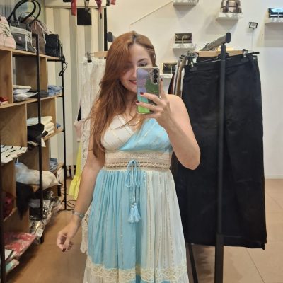 Vestido Midi Multicolor com Renda e Fios Dourados