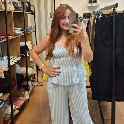 Conjunto Feminino Às Riscas com Alças Ajustáveis e Calças Pantalona